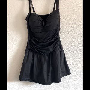 Rose Marie reid swim dress black large